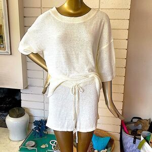 Two piece cream, color knit set, oversized top, elbow sleeve size small